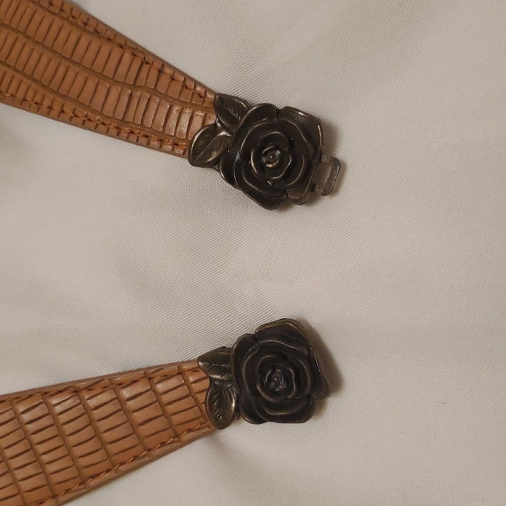 Rose Clasp stretchy belt